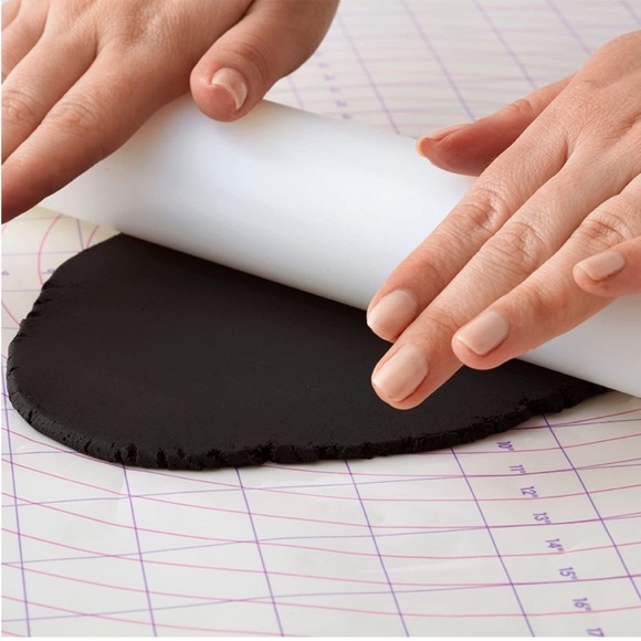 💛 Wilton Cutter and Mat Fondant Baking And Cake Decorating Tool Set NWT - Picture 3 of 7